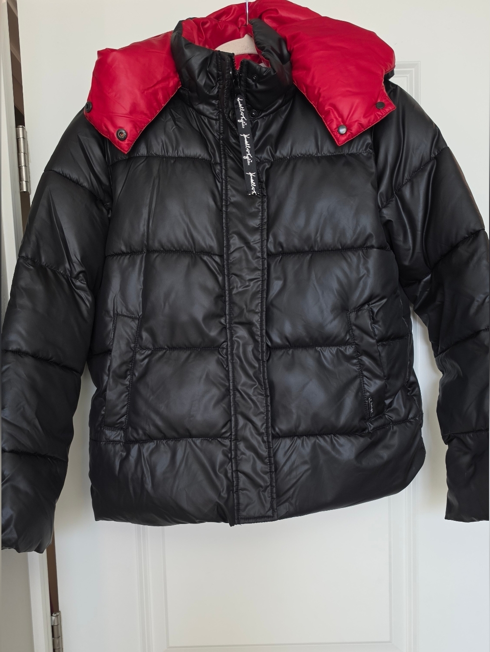 Kendall & Kylie Puffer Jacket Black Red Cropped Women’s S Trendy Streetwear